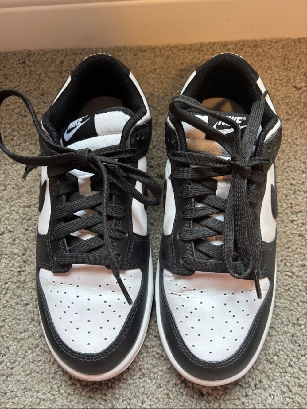 Nike low dunks Men's Black & White Low-Top Sneakers